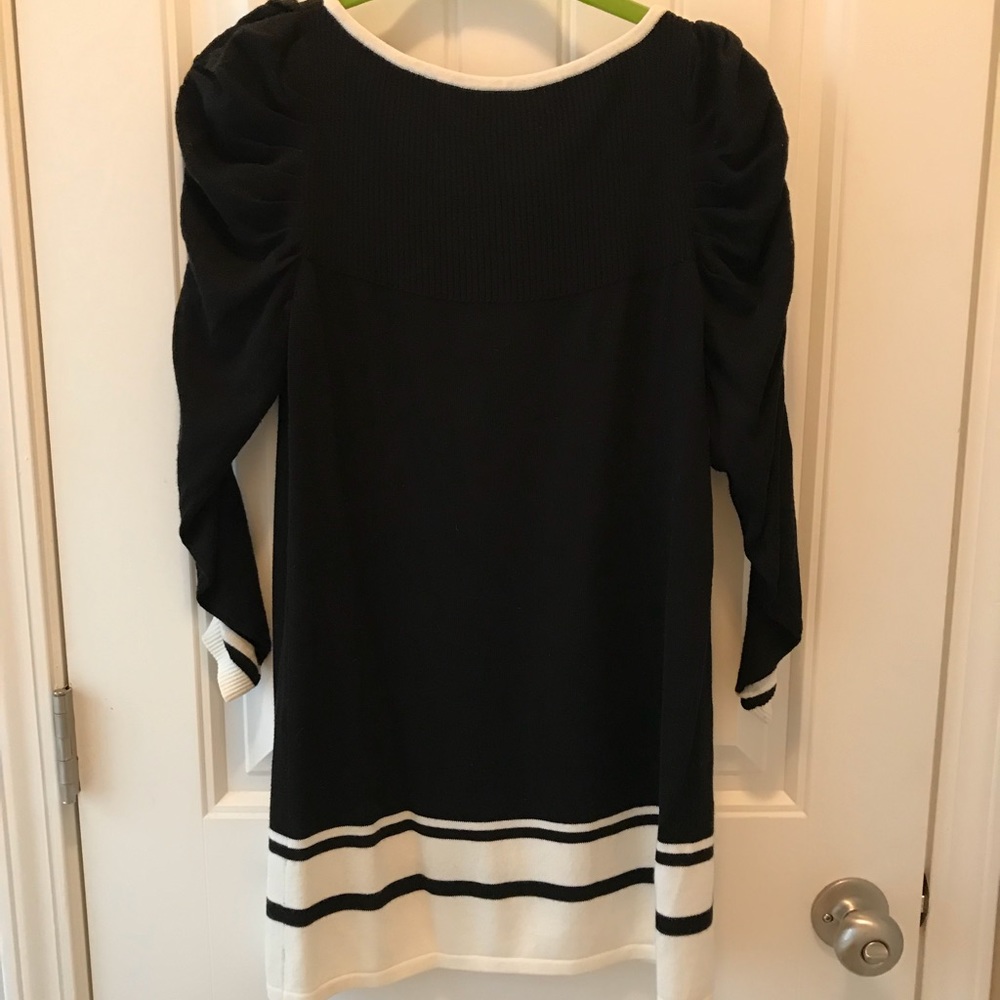 Black and cream tunic sweater